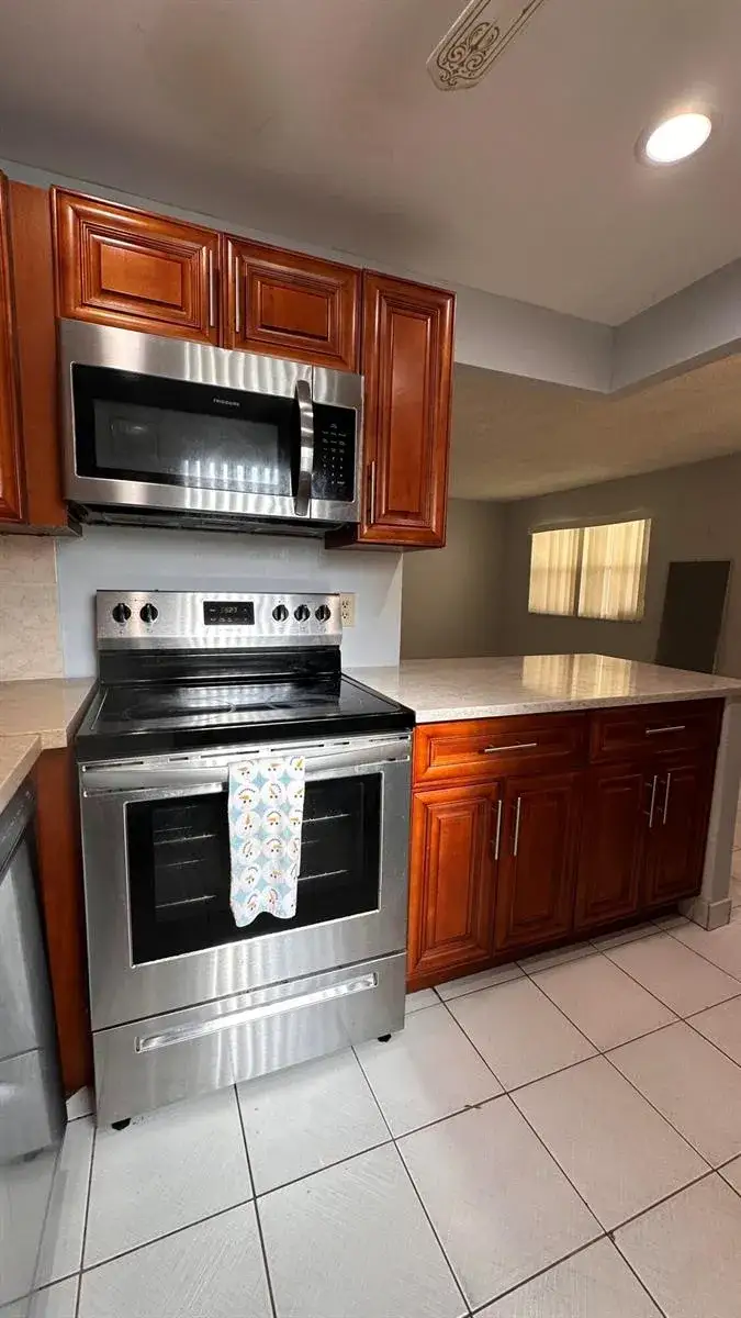 2 bedroom 2 bath Residential Lease for rent at 104 SAXONY C, Delray Beach FL 33446
