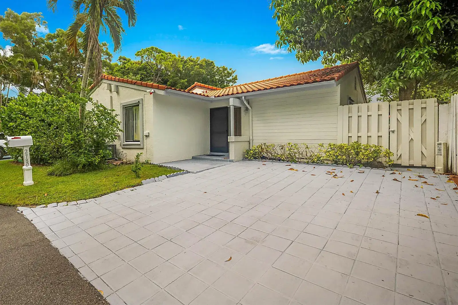 2 bedroom 2 bath Residential for sale at 2780 NORFOLK PINE Court, Lake Worth FL 33462
