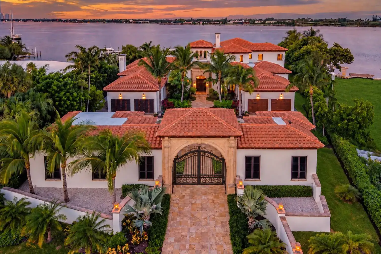 7 bedroom 6 bath Residential for sale at 3400 N Flagler Drive, West Palm Beach FL 33407