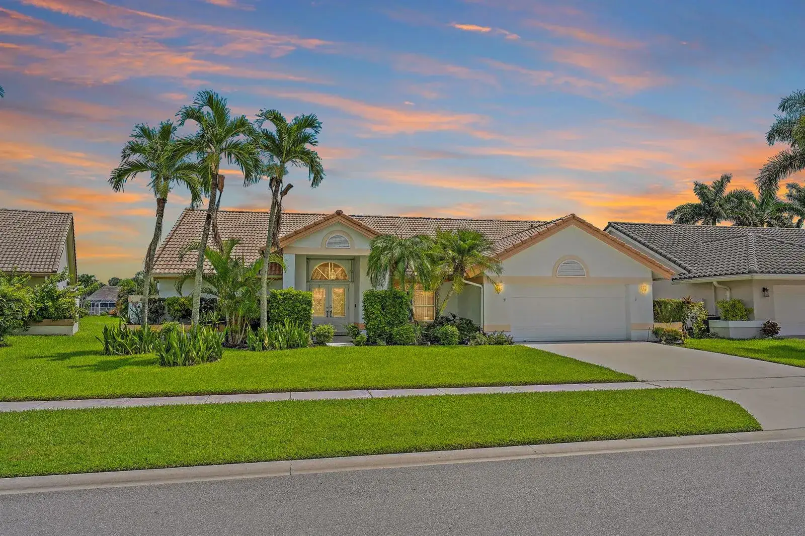 3 bedroom 2 bath Residential for sale at 6857 BLUE BAY Circle, Lake Worth FL 33467