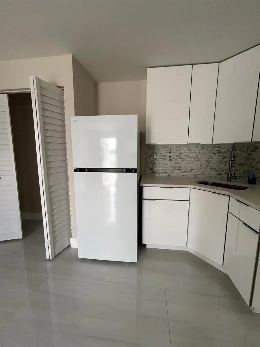 1 bath Residential Lease for rent at 2329 WEST Drive, FL 33409