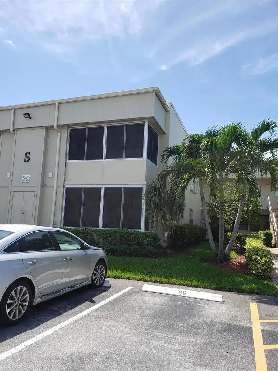 904 FLANDERS Drive S, Delray Beach FL 33484