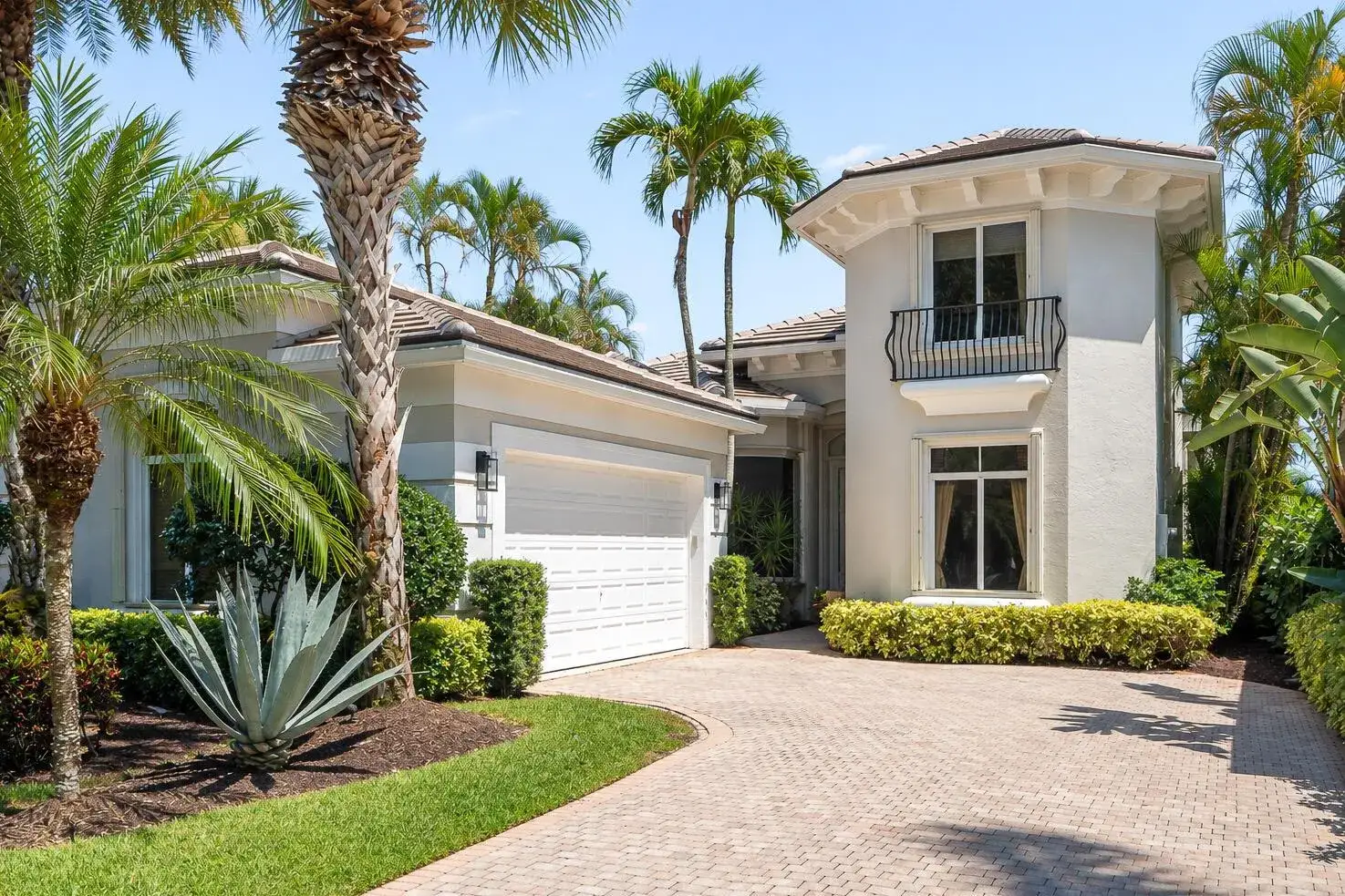 4 bedroom 4 bath Residential for sale at 7886 Villa D Este Way, Delray Beach FL 33446