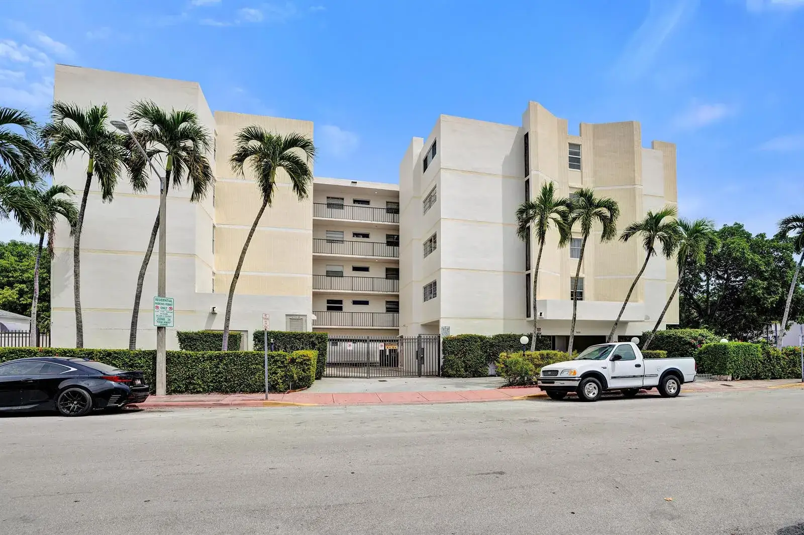 2 bedroom 1 bath Residential for sale at 7601 Byron Avenue # 3C, Miami Beach FL 33141