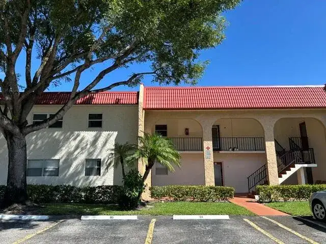 2 bedroom 2 bath Residential for sale at 471 Lake Dora Drive, West Palm Beach FL 33411