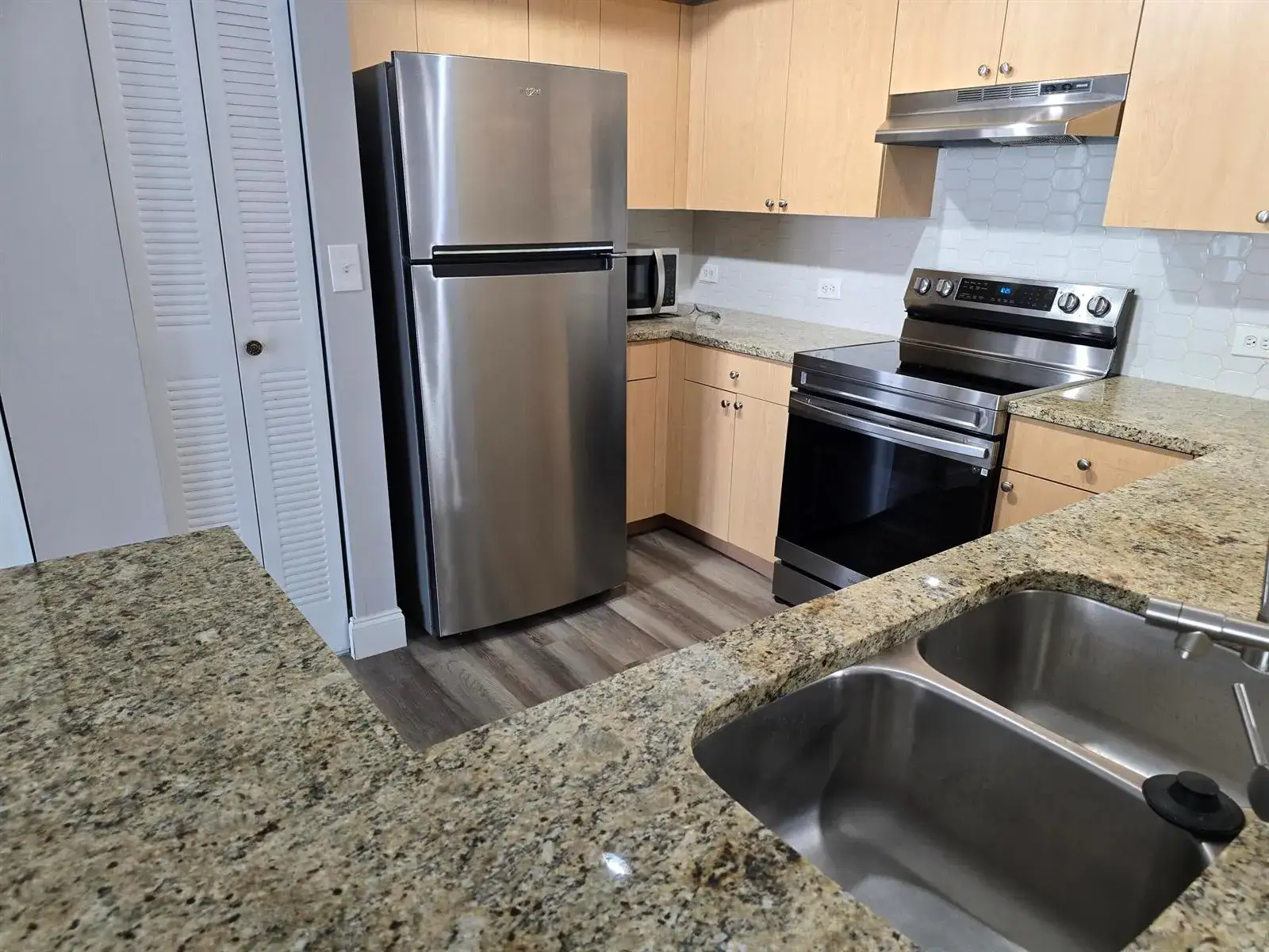2 bedroom 2 bath Residential for sale at 701 Villa Circle, Boynton Beach FL 33435