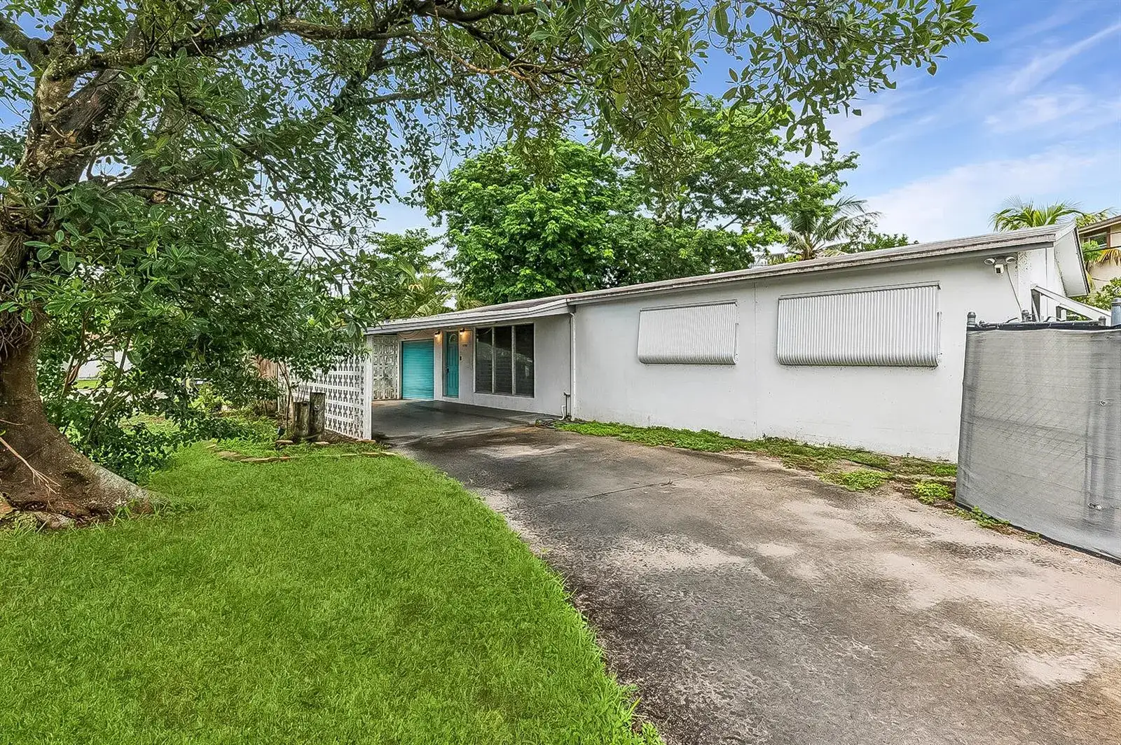 2 bedroom 2 bath Residential for sale at 4700 NE 2ND Way, Deerfield Beach FL 33064