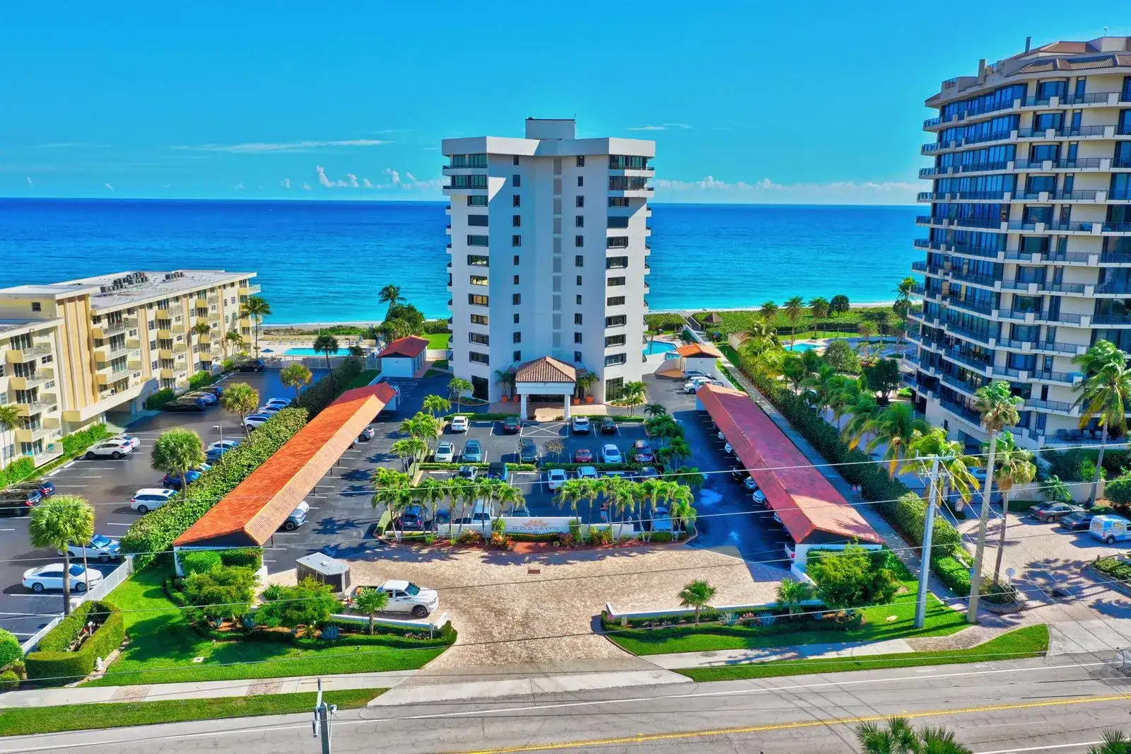 3 bedroom 2 bath Residential for sale at 600 Ocean Drive # 9A, Juno Beach FL 33408