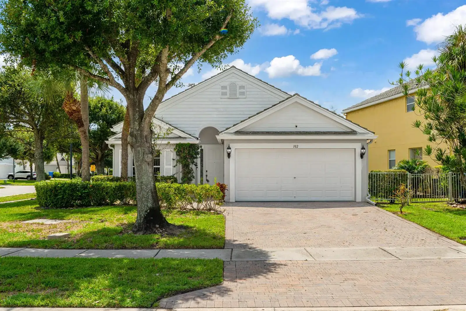 3 bedroom 2 bath Residential for sale at 102 Newberry Lane, Royal Palm Beach FL 33414