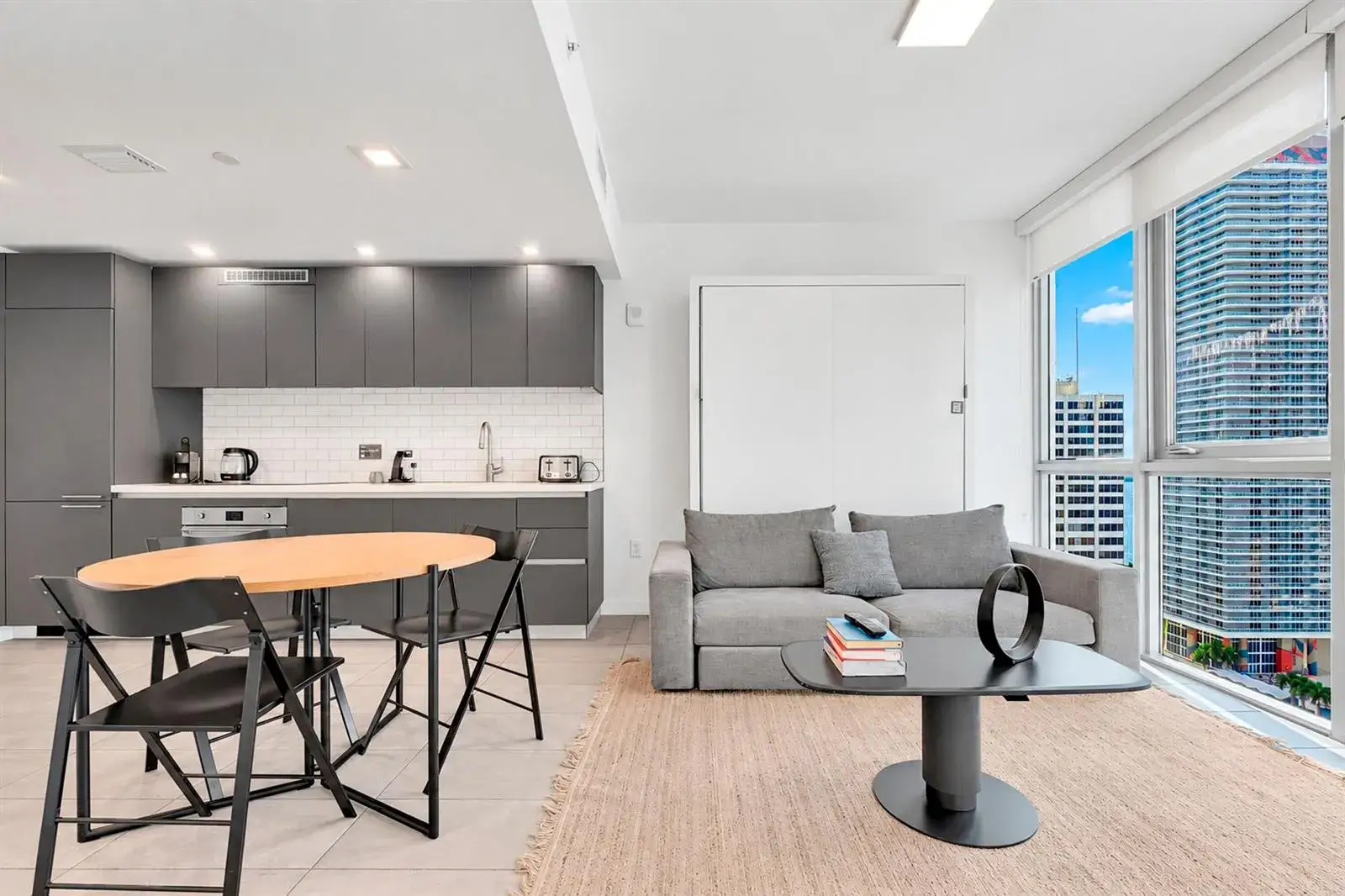 1 bedroom 1 bath Residential for sale at 227 NE 2ND Street # 2801, Miami FL 33132