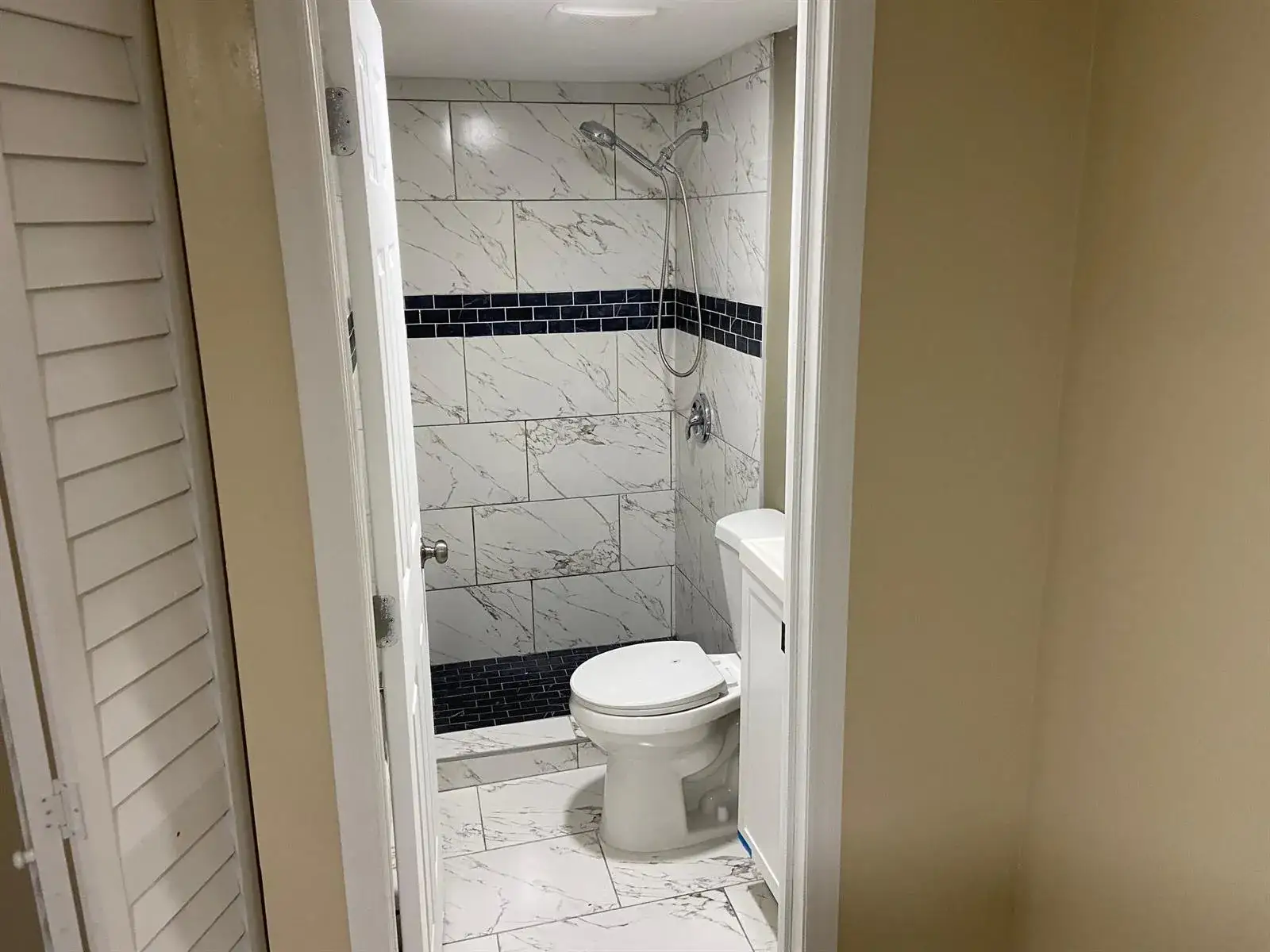 3 bedroom 2 bath Residential for sale at 3845 CHICKASHA Road, FL 33462