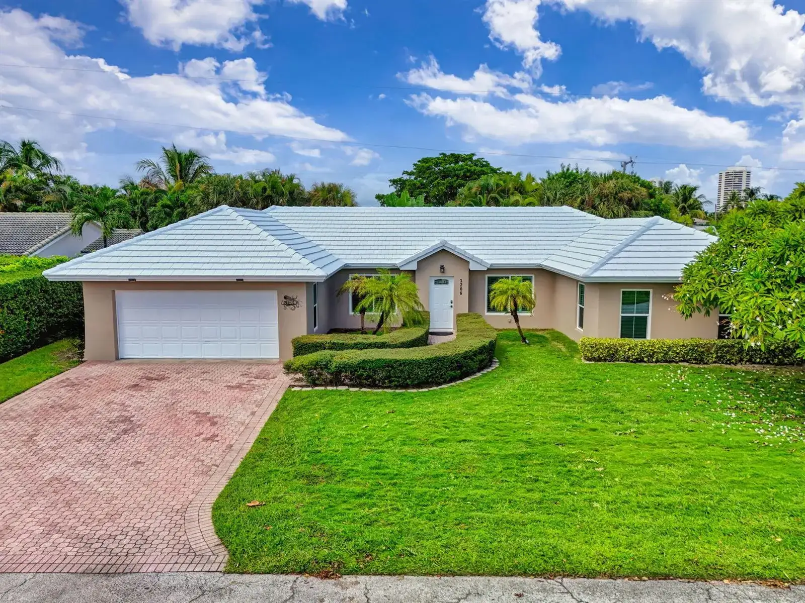 3 bedroom 3 bath Residential Lease for rent at 1206 DOLPHIN Road, Singer Island FL 33404