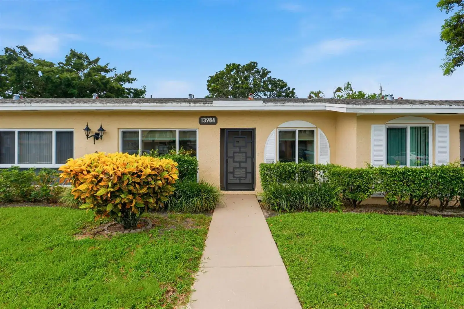 2 bedroom 2 bath Residential for sale at 13984 VIA FLORA # C, Delray Beach FL 33484