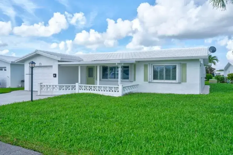 2 bedroom 2 bath Residential for sale at 2198 SW 12th Avenue, Boynton Beach FL 33426