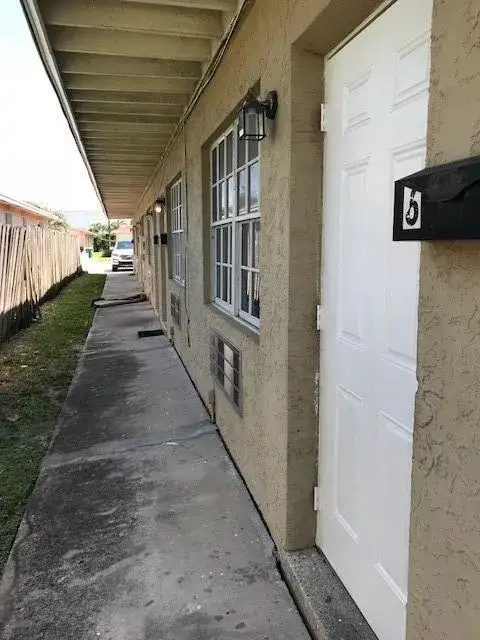 1 bath Residential Lease for rent at 724 TRUMAN Street # 1, FL 33460