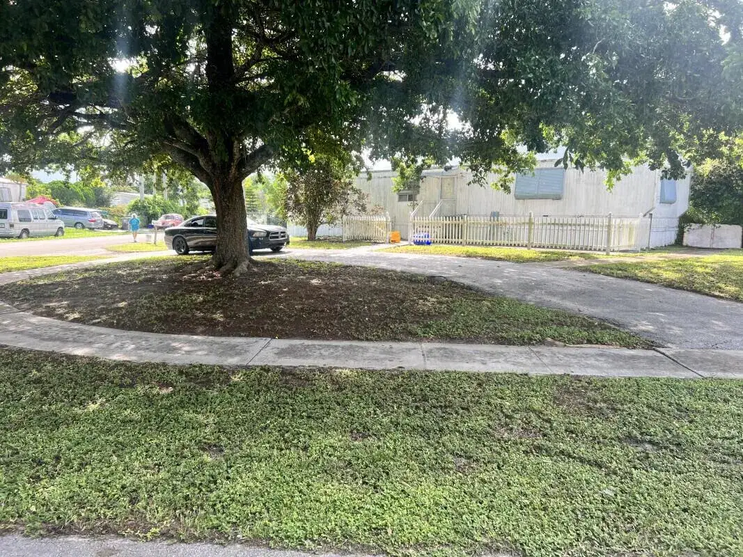 2 bedroom 2 bath Residential for sale at 5385 Elaine Circle, West Palm Beach FL 33417