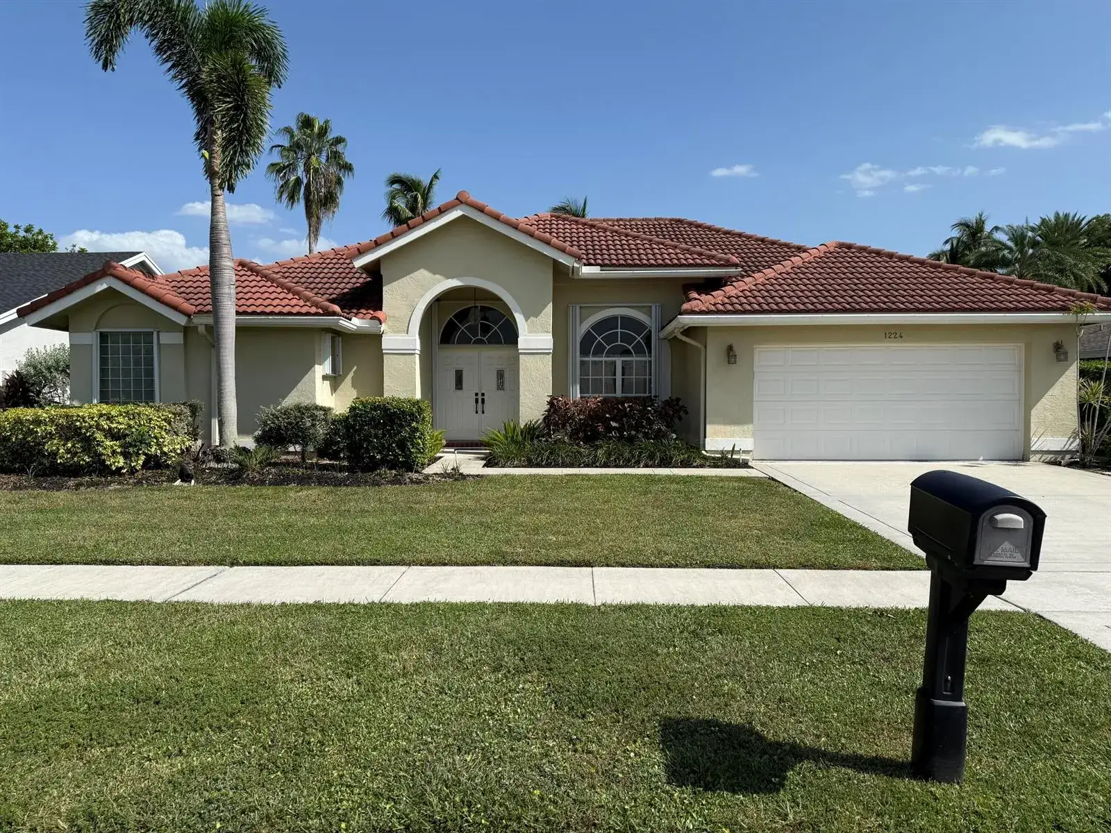 3 bedroom 2 bath Residential Lease for rent at 1224 Lake Breeze Drive, Wellington FL 33414