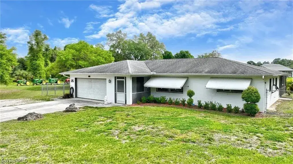 3 bedroom 2 bath Residential for sale at 704 CLEVELAND Avenue, Lehigh Acres FL 33972