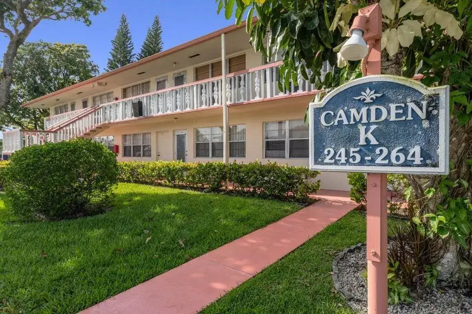 1 bedroom 1 bath Residential for sale at 263 CAMDEN K, West Palm Beach FL 33417