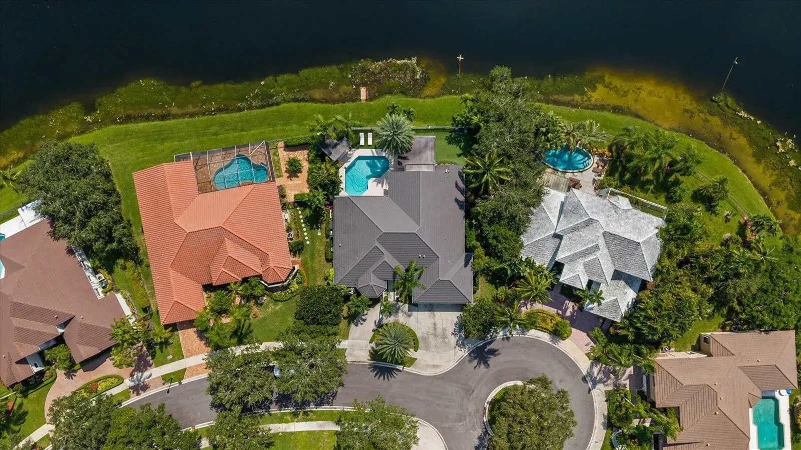 5 bedroom 4 bath Residential for sale at 3284 HUNTINGTON, Weston FL 33332