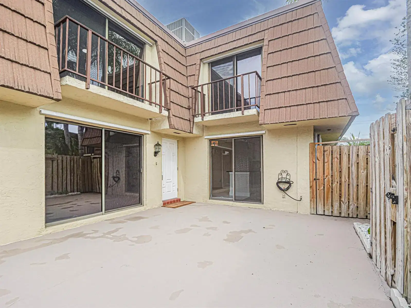 2 bedroom 2 bath Residential for sale at 1166 6TH Avenue # 15C, Vero Beach FL 32960