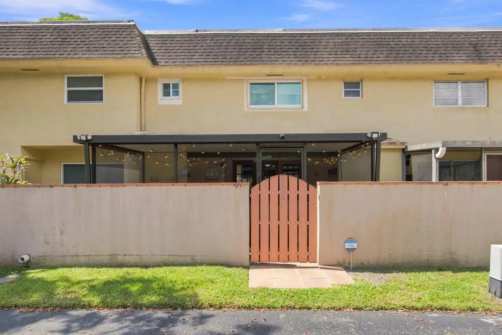 3 bedroom 2 bath Residential for sale at 7175 Nova Drive, Davie FL 33317