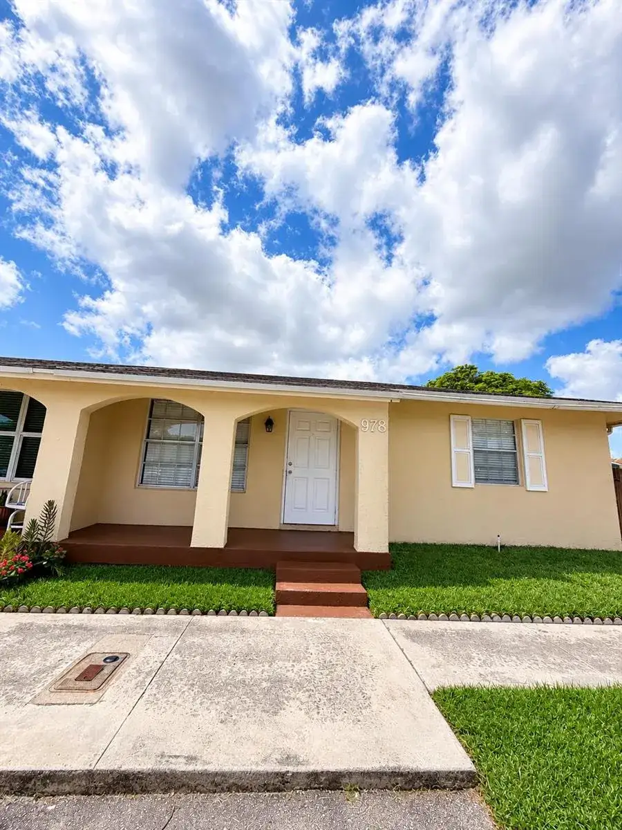 2 bedroom 1 bath Residential Lease for rent at 978 Sumter Road W, West Palm Beach FL 33415