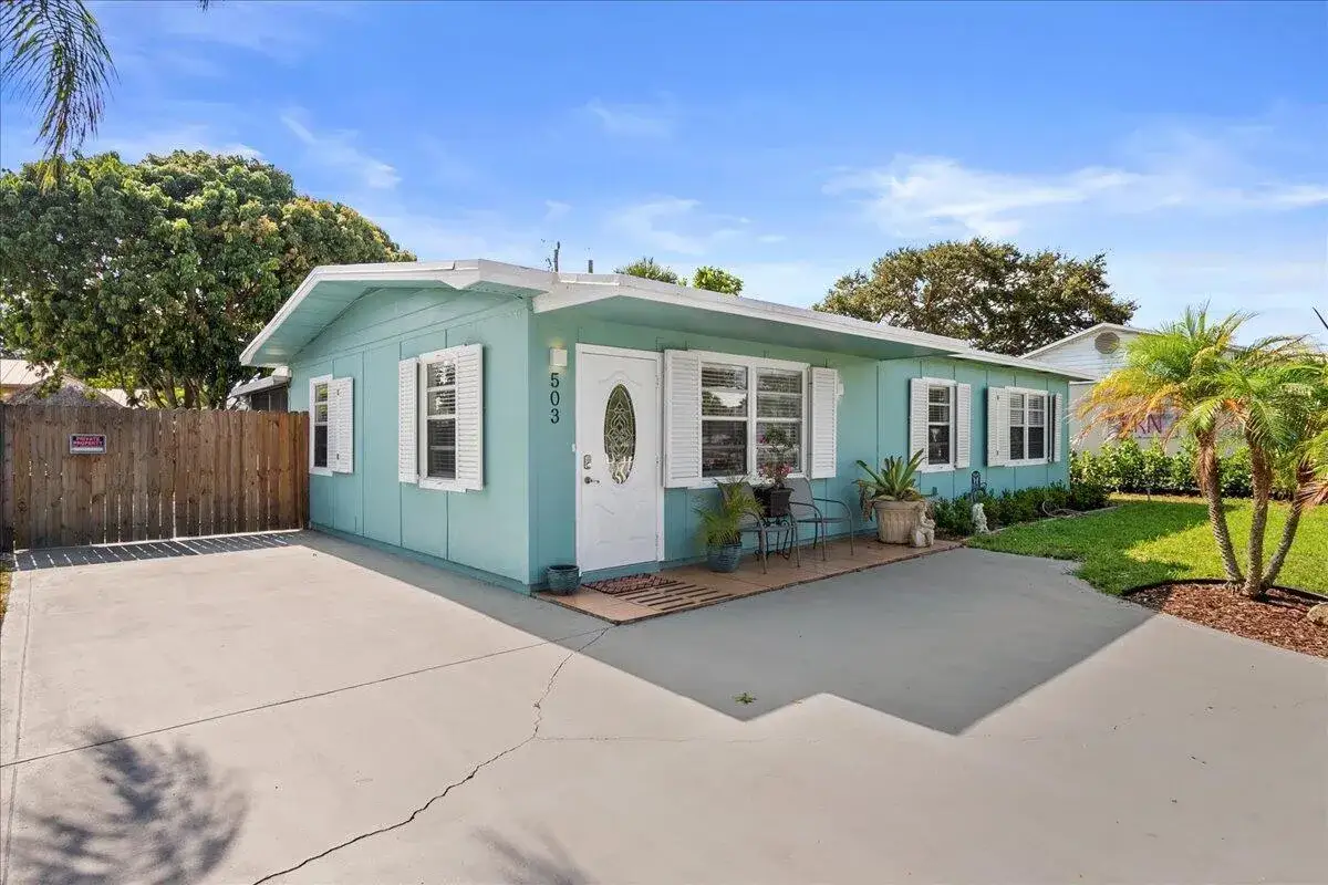 3 bedroom 2 bath Residential for sale at 503 N PENNOCK Lane, Jupiter FL 33458