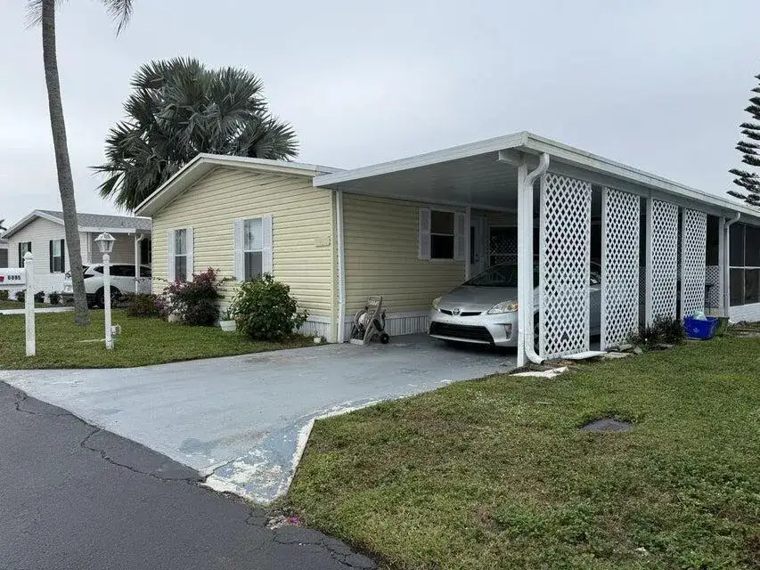 2 bedroom 1 bath Residential for sale at 6085 Seashore Drive, Atlantis FL 33462
