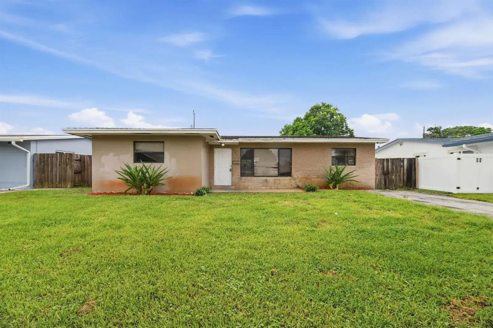 3 bedroom 2 bath Residential for sale at 6540 GRANT Court, Hollywood FL 33024