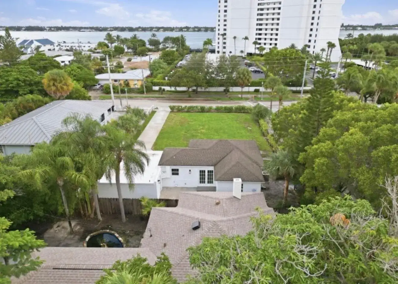 2 bedroom 2 bath Residential Lease for rent at 5203 N FLAGLER Drive, West Palm Beach FL 33407