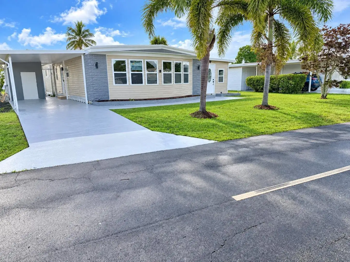 2 bedroom 2 bath Residential for sale at 8572 Crown Drive, Boynton Beach FL 33436