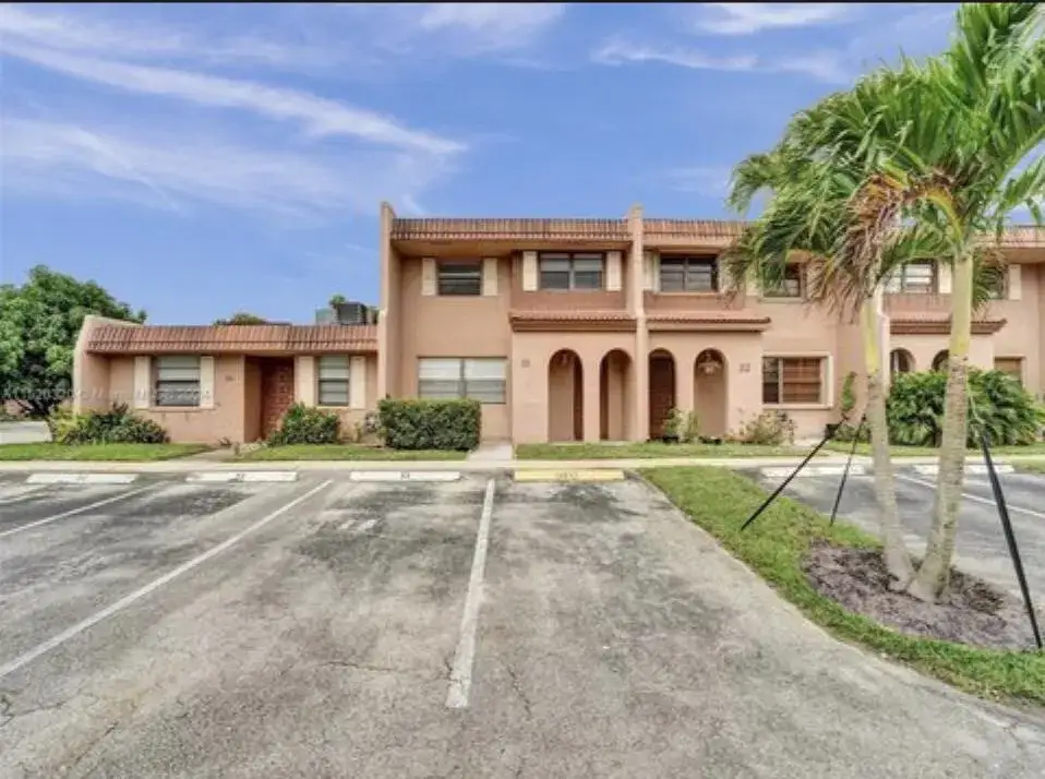 2 bedroom 1 bath Residential for sale at 31 SEVILLE Circle # 49, Davie FL 33324
