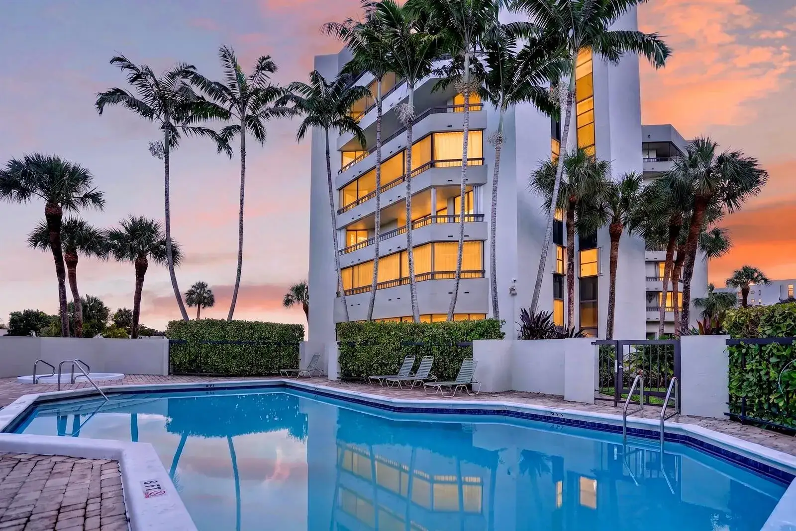 3 bedroom 2 bath Residential for sale at 6463 La Costa Drive # 402, Boca Raton FL 33433