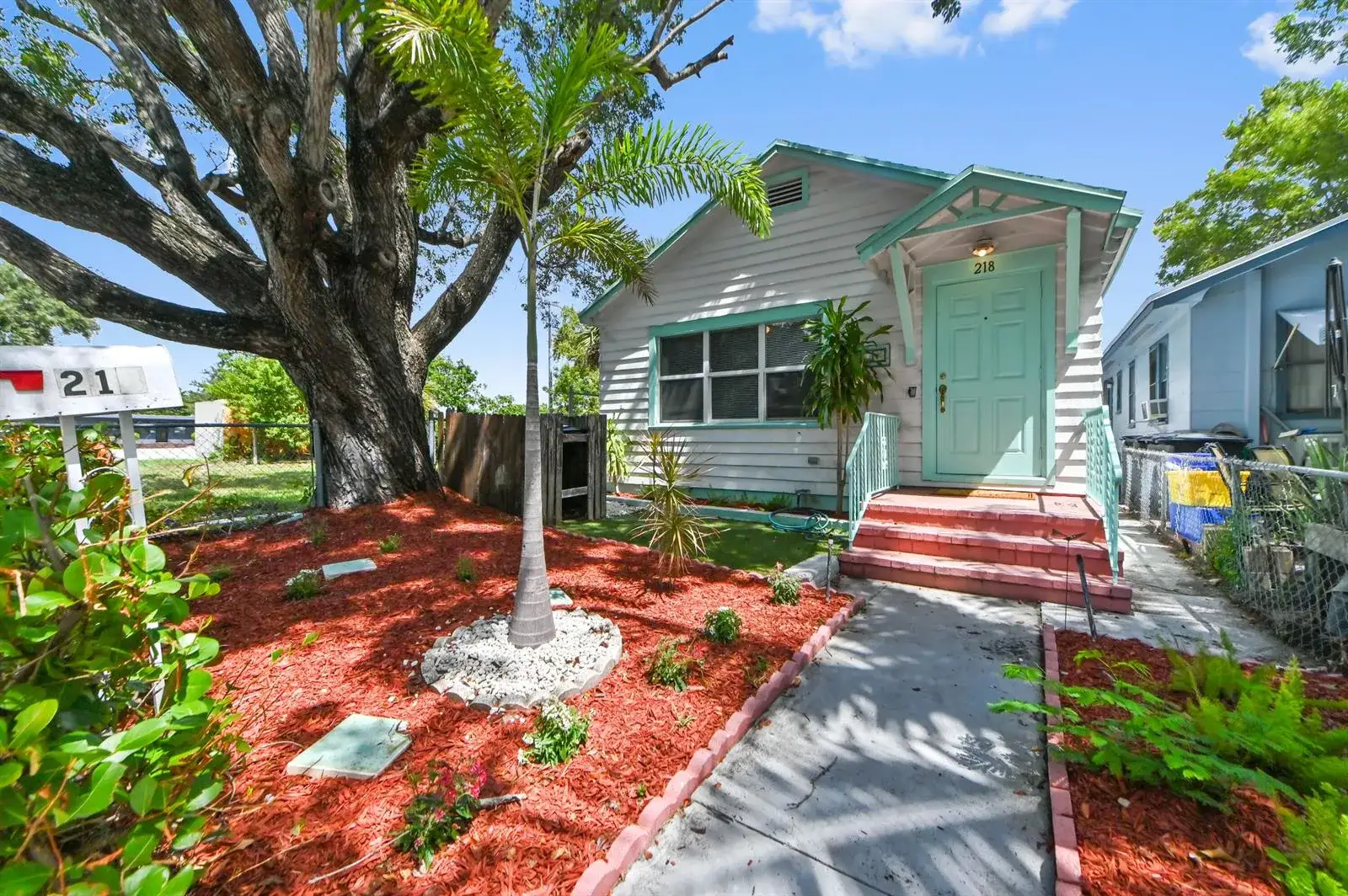 2 bedroom 1 bath Residential for sale at 218 N H Street, FL 33460