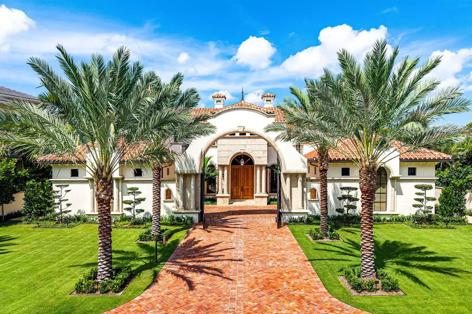 5 bedroom 6 bath Residential for sale at 2055 Royal Palm Way, Boca Raton FL 33432