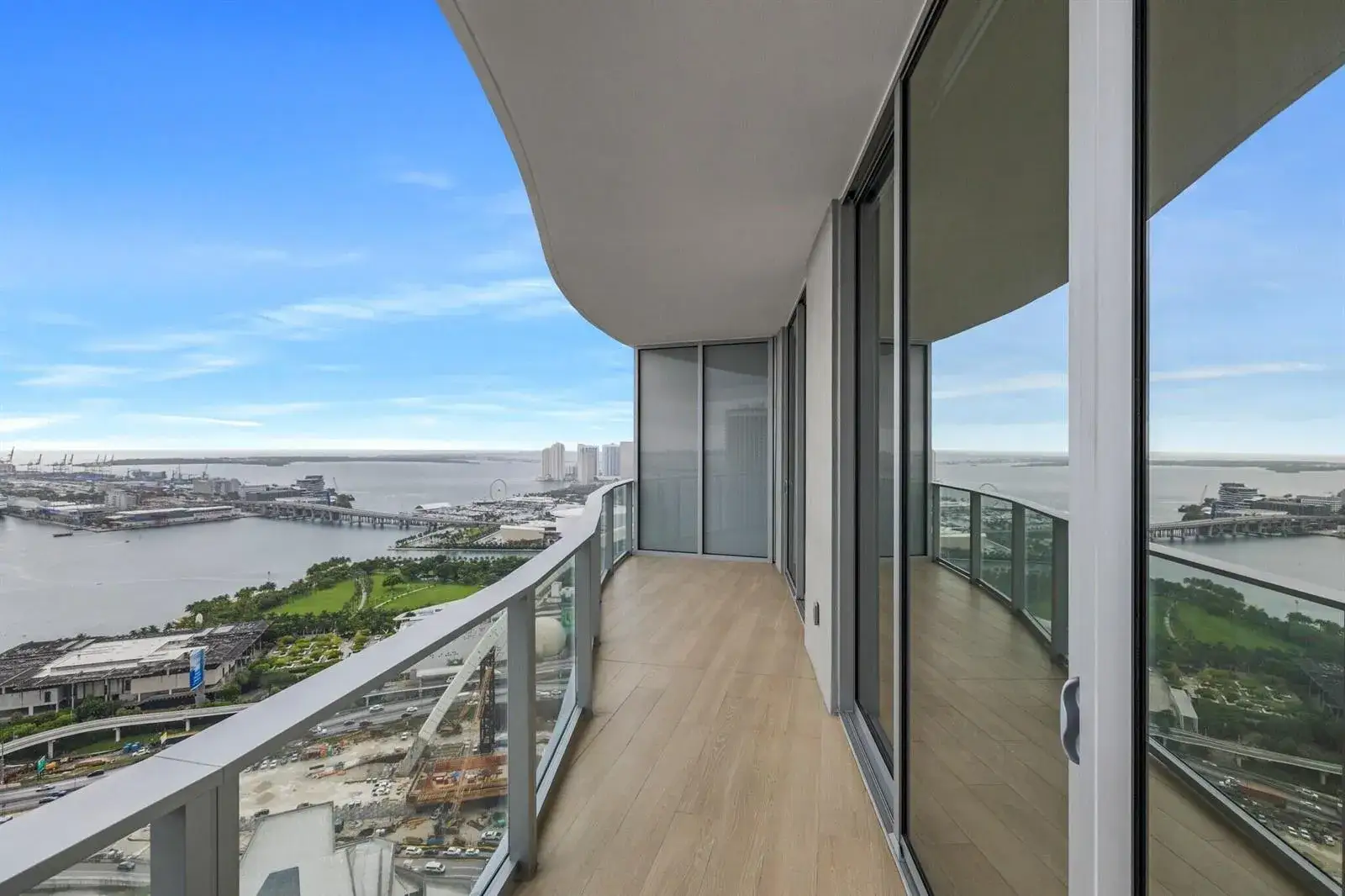 1 bedroom 1 bath Residential Lease for rent at 1400 Biscayne Boulevard # 2007, Miami FL 33132