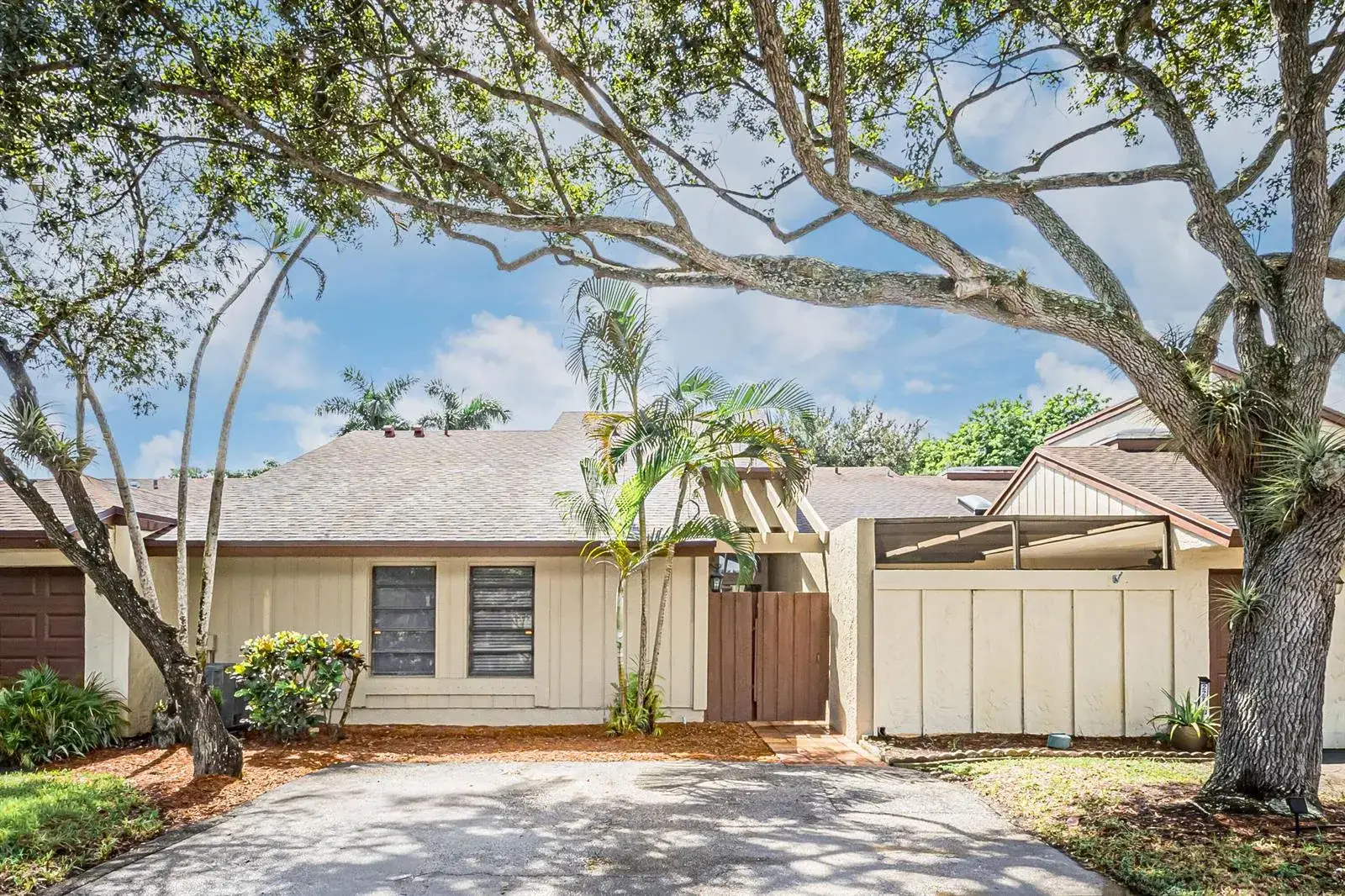 3 bedroom 2 bath Residential for sale at 22724 VISTAWOOD Way, Boca Raton FL 33428