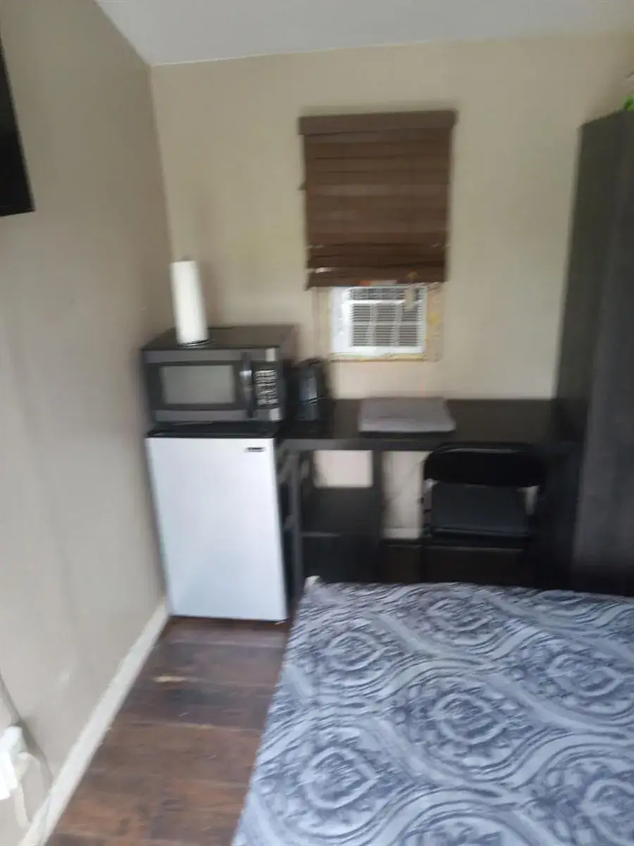 2 bedroom 1 bath Residential Lease for rent at 16825 89TH Place N, FL 33470