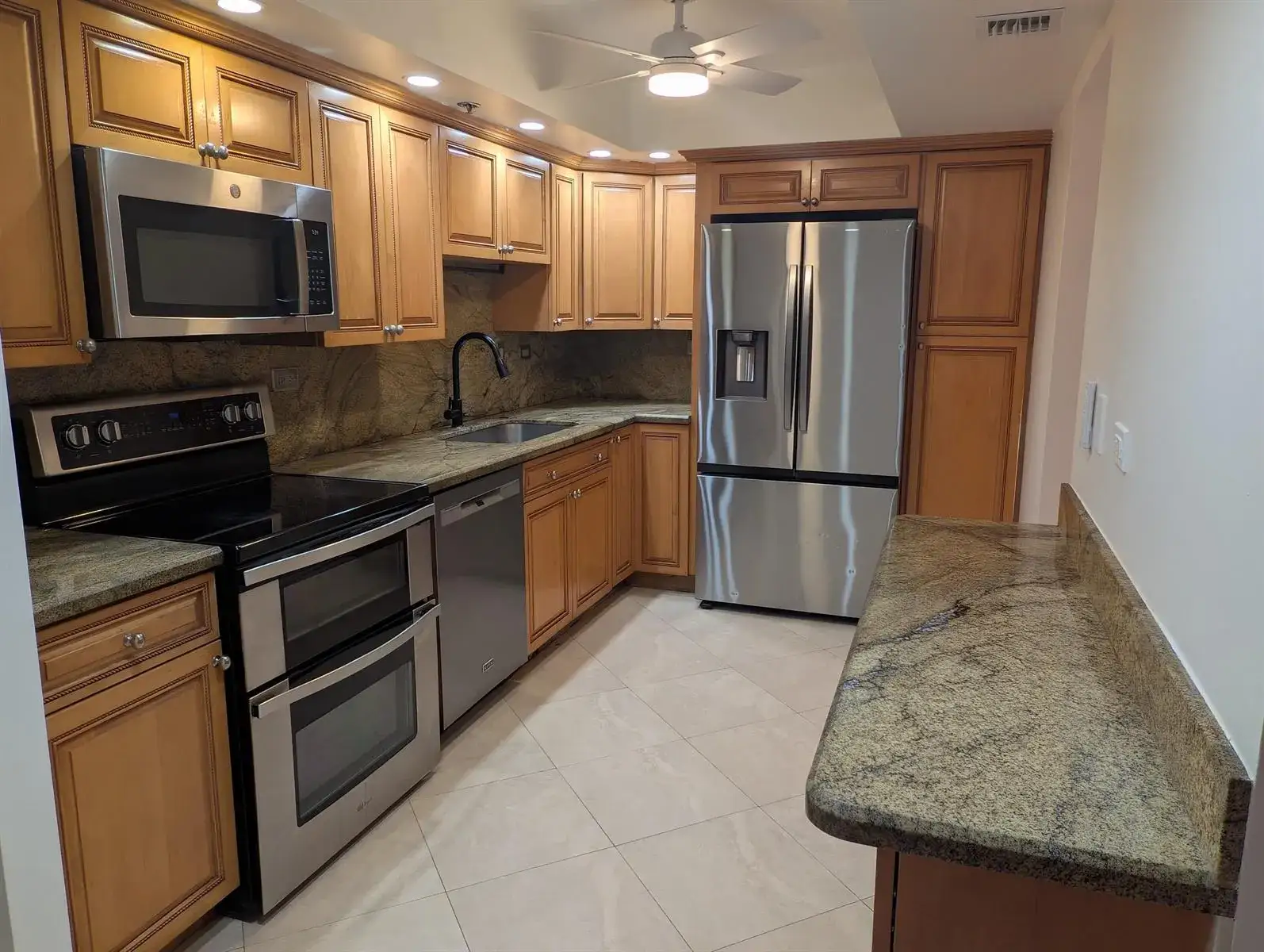 3 bedroom 3 bath Residential for sale at 20225 NE 34TH Court # 217, Aventura FL 33180