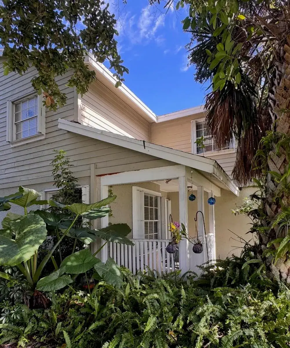 3 bedroom 2 bath Residential for sale at 949 Honeytree Lane # A, Wellington FL 33414