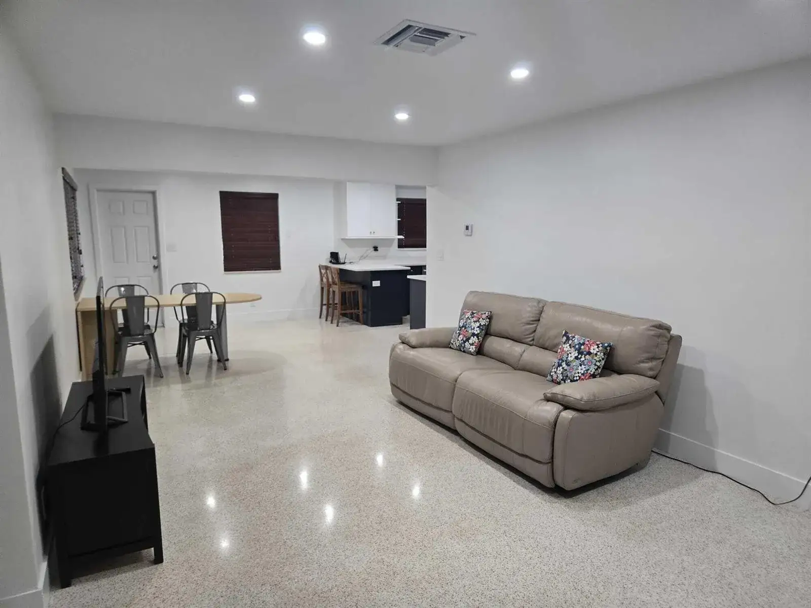 2 bedroom 1 bath Residential for sale at 1140 SW 32ND Street, Fort Lauderdale FL 33315