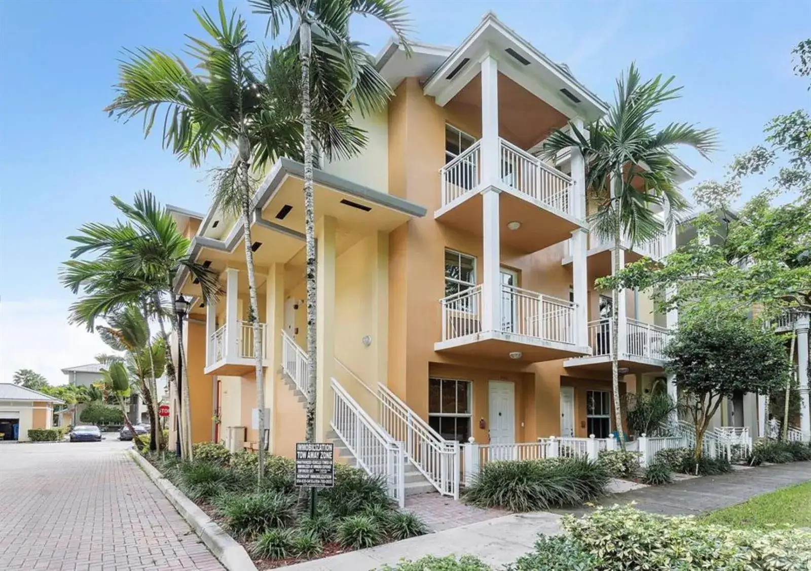 2 bedroom 2 bath Residential for sale at 400 SW 14TH Avenue, Fort Lauderdale FL 33312
