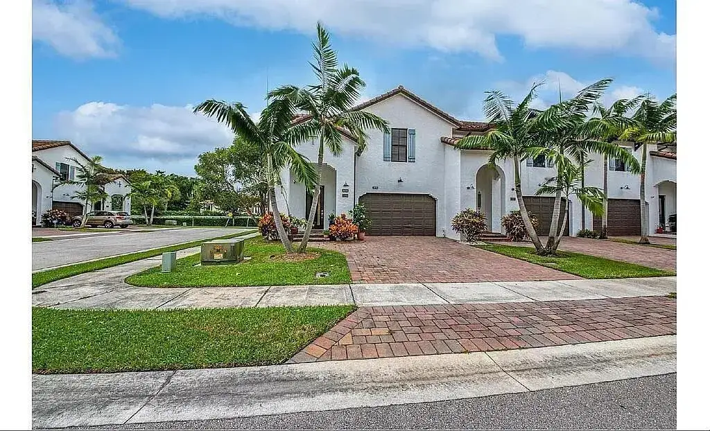 3 bedroom 2 bath Residential for sale at 3199 Santa Catalina Place, FL 33467