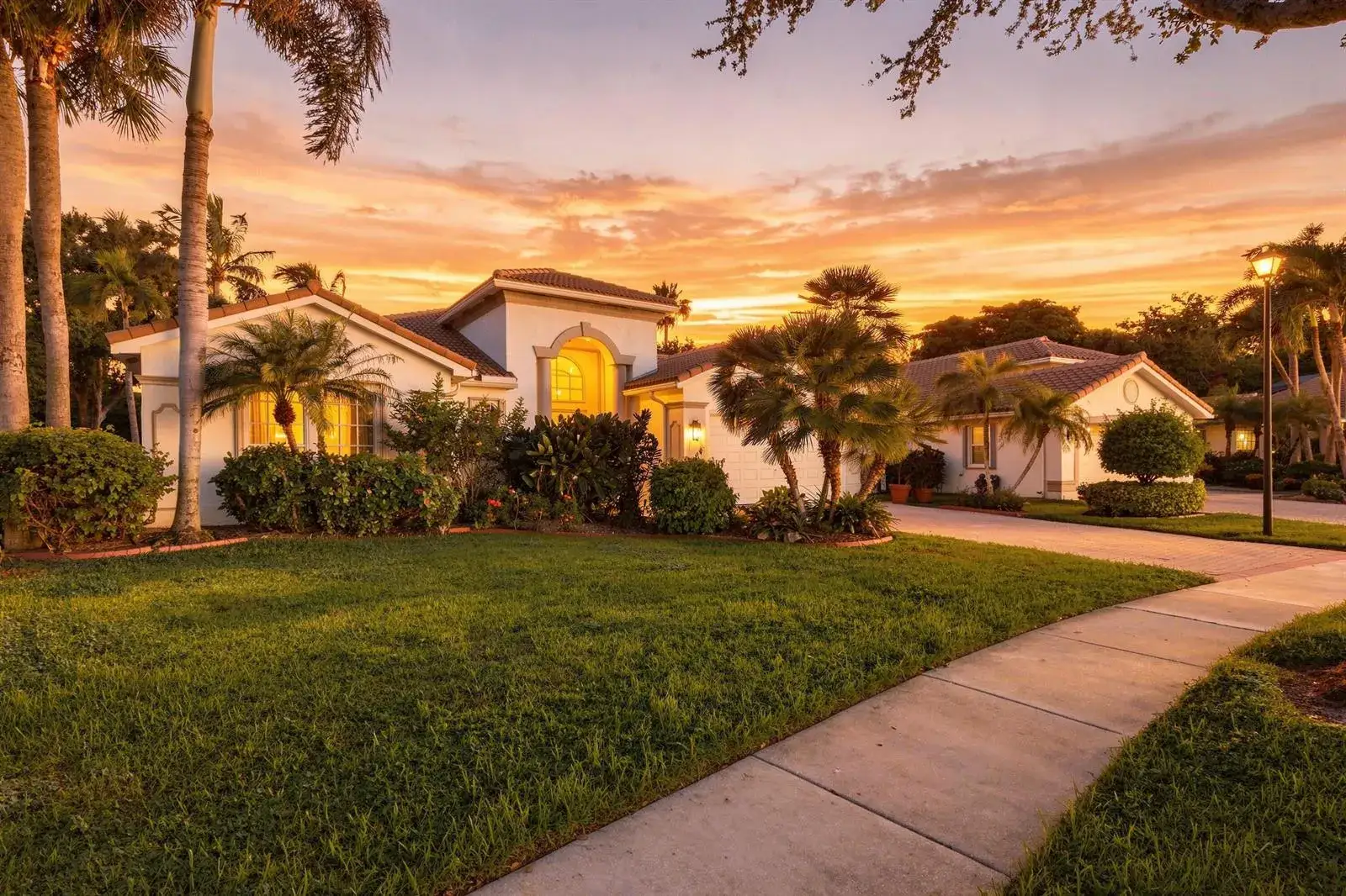 3 bedroom 2 bath Residential for sale at 6812 Molakai Circle, Boynton Beach FL 33437