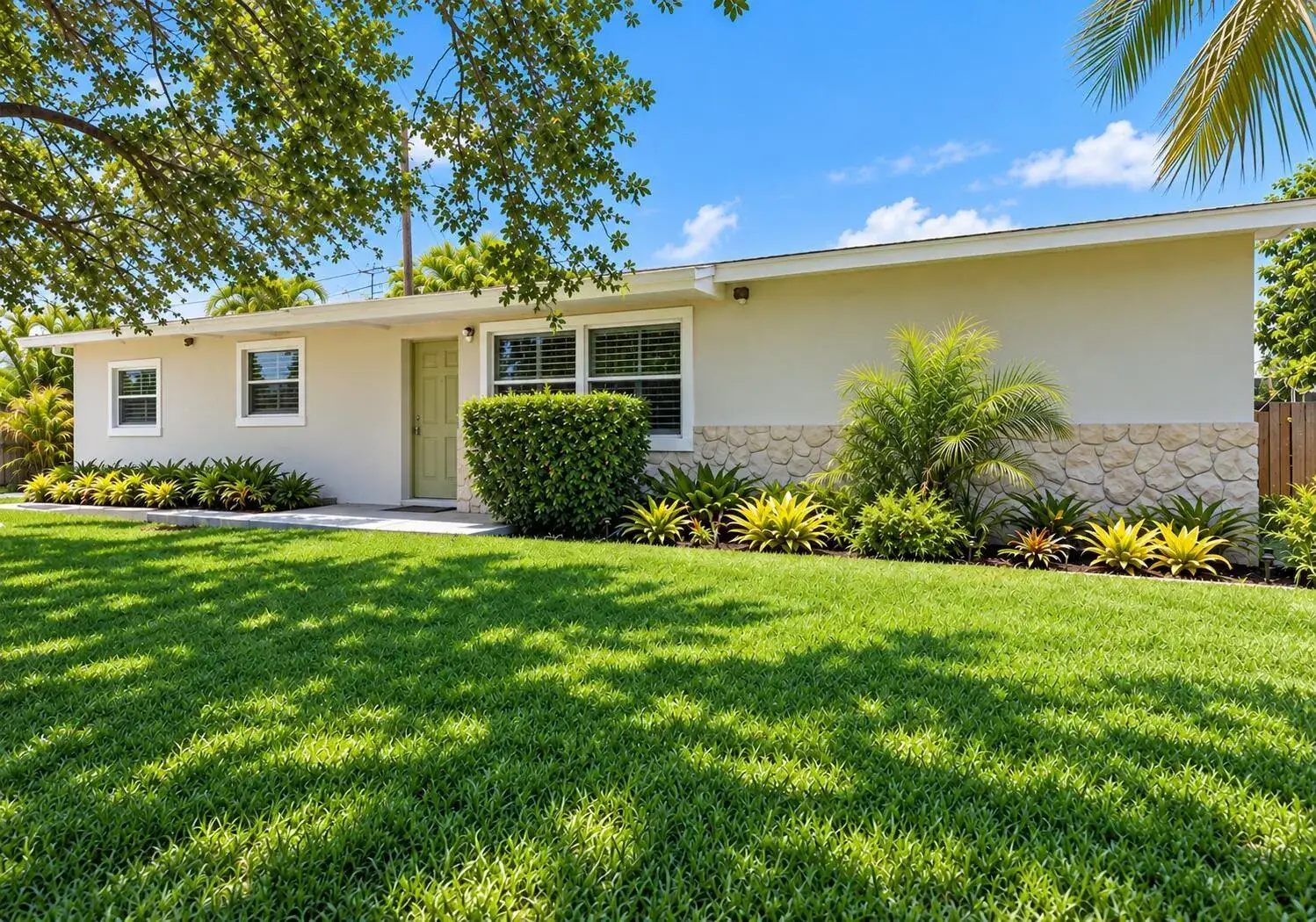 3 bedroom 2 bath Residential for sale at 1963 HIGHLAND Drive, North Palm Beach FL 33408