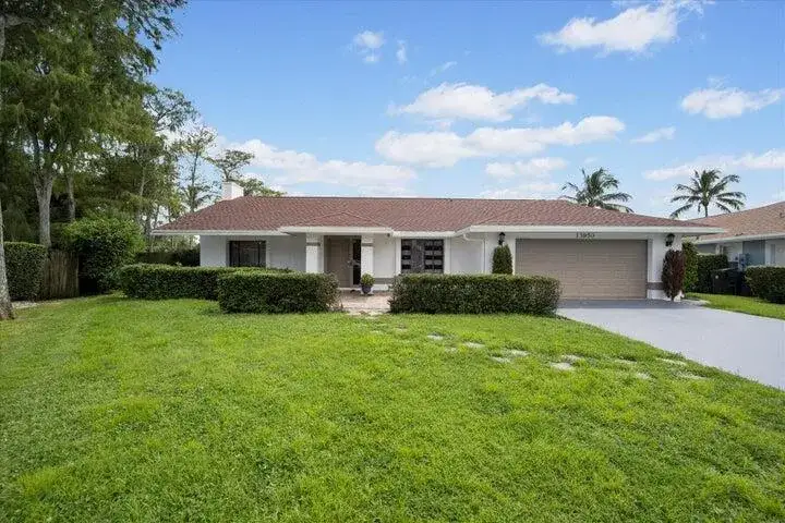 4 bedroom 2 bath Residential for sale at 13950 BARBERRY Court, Wellington FL 33414