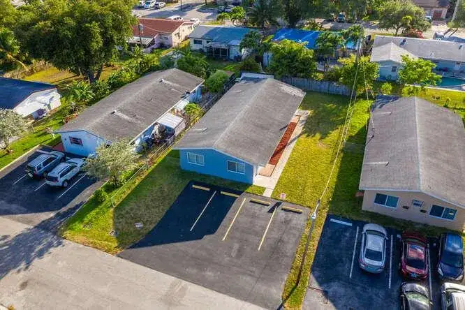 Residential Income for sale at 320 SW 10th Terrace, Hallandale Beach FL 33009