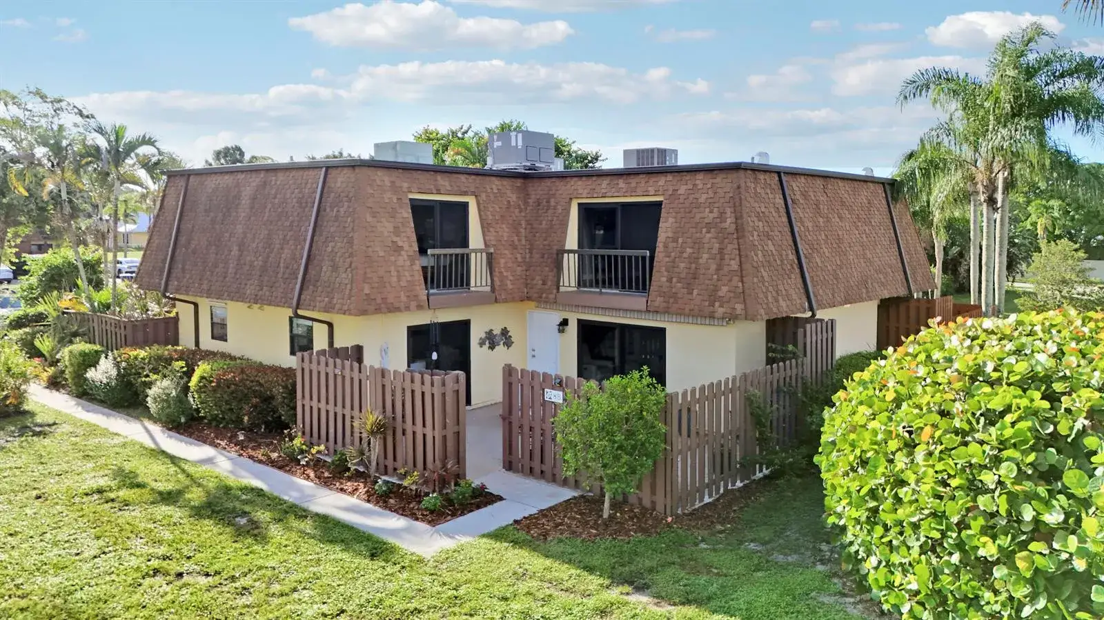 110 N DELAWARE Boulevard # 8B, Jupiter FL 33458