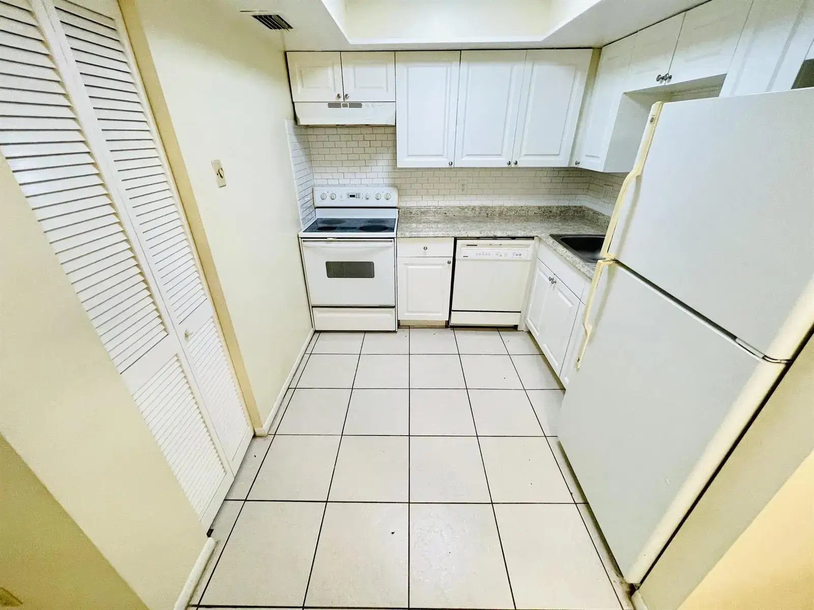2 bedroom 2 bath Residential Lease for rent at 3096 Collin Drive # B, West Palm Beach FL 33406